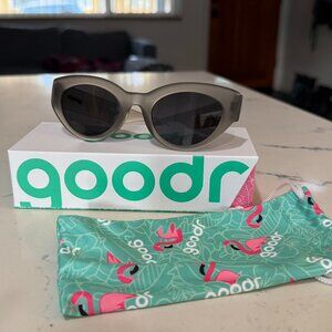 NWT goodr Moonbeam Daydream sunglasses with bag & box